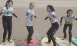 Au collège Sainte-Claire, les filles sont poussées à donner le meilleur d’elles-mêmes.